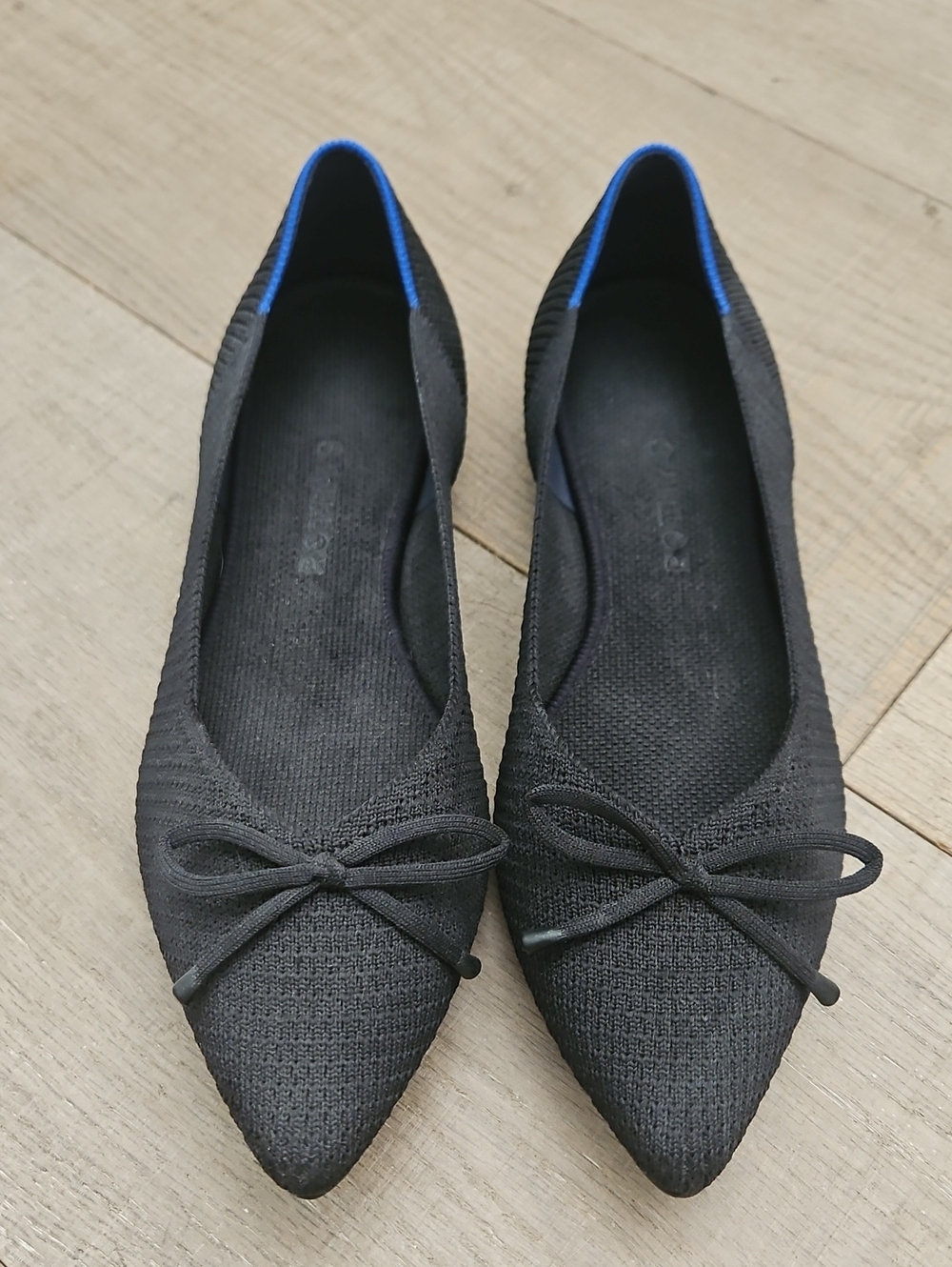 VGUC Rothys 9.5 Black Bowtie Points